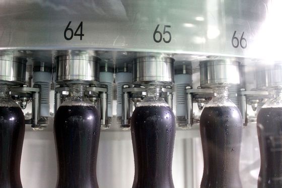 पीईटी बोतल 200 मिली 1500 मिली एसेप्टिक लिक्विड फिलिंग मशीन